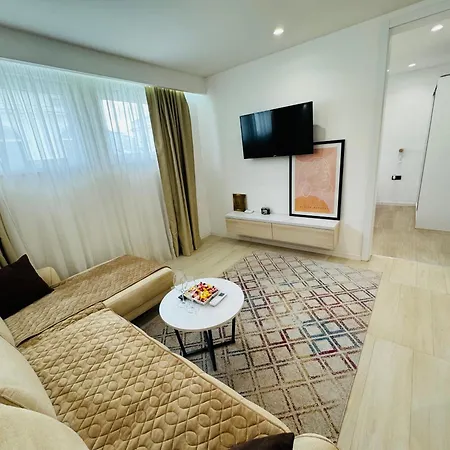 The Pearl - Bascarsi - Walk Everywhere * サラエヴォ